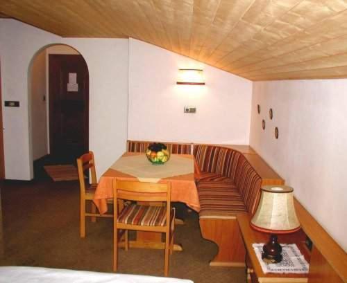 Apparthotel Taufenbrunn Parcines Quarto foto